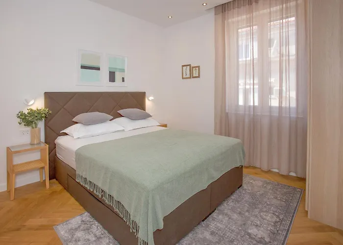 New Orange Boutique L Spalato