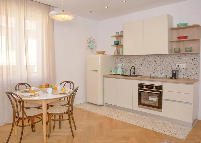 New Orange Boutique L * Split