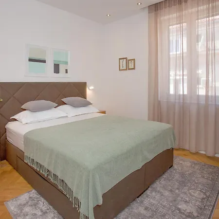 New Orange Boutique L Split