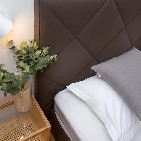 New Orange Boutique L *