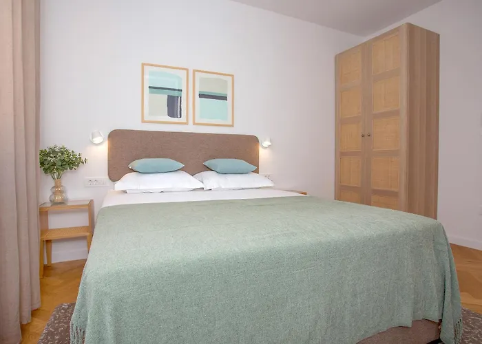 New Orange Boutique L * 스플리트