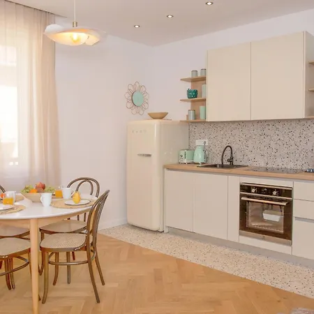 New Orange Boutique L * スプリト